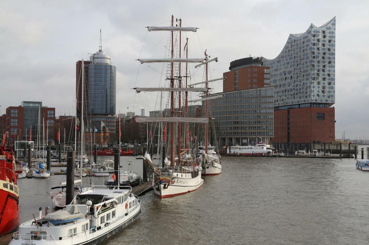 Segelschiff Loth Lorien Hotel Hamburg Exterior photo