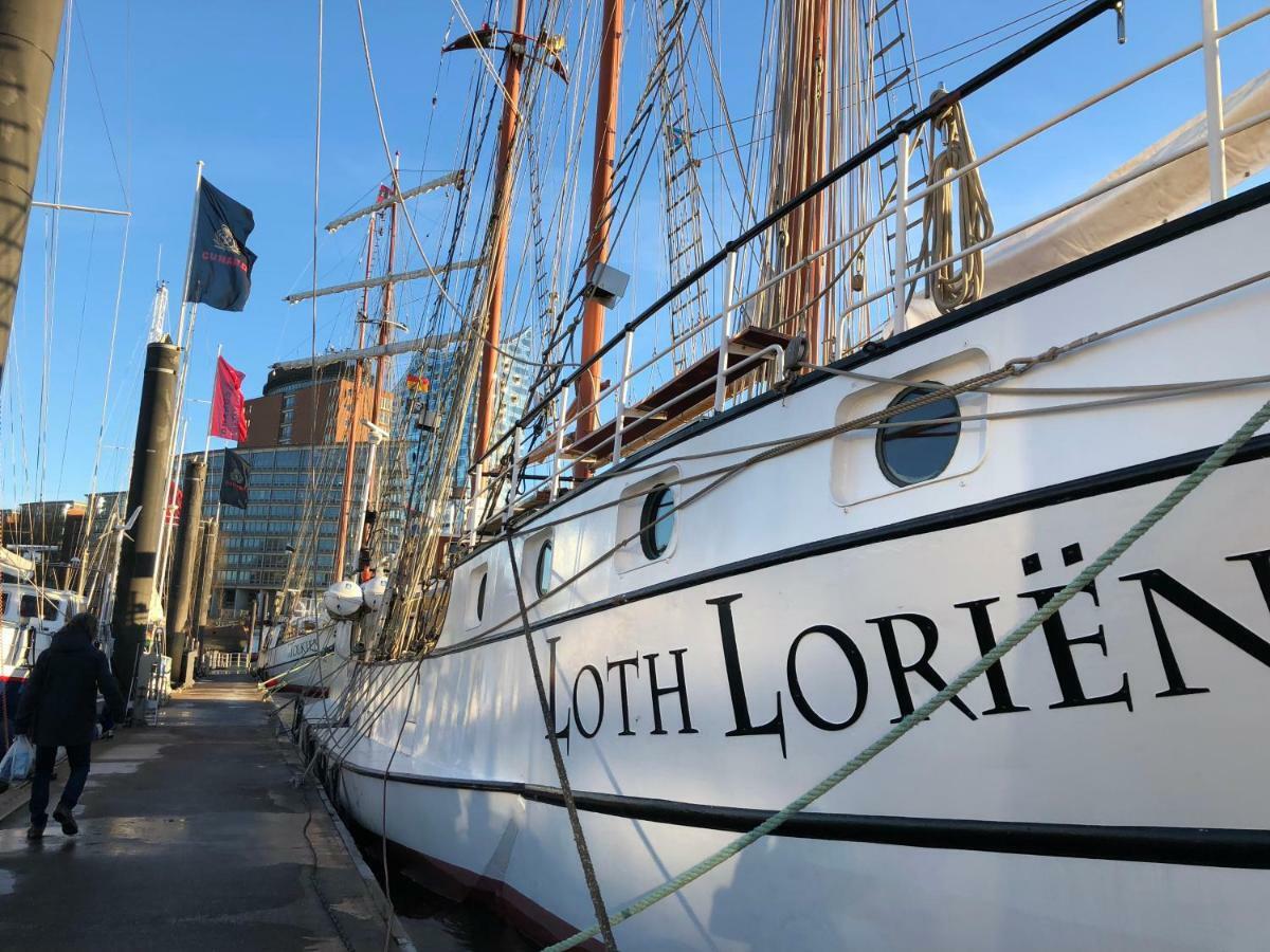 Segelschiff Loth Lorien Hotel Hamburg Exterior photo
